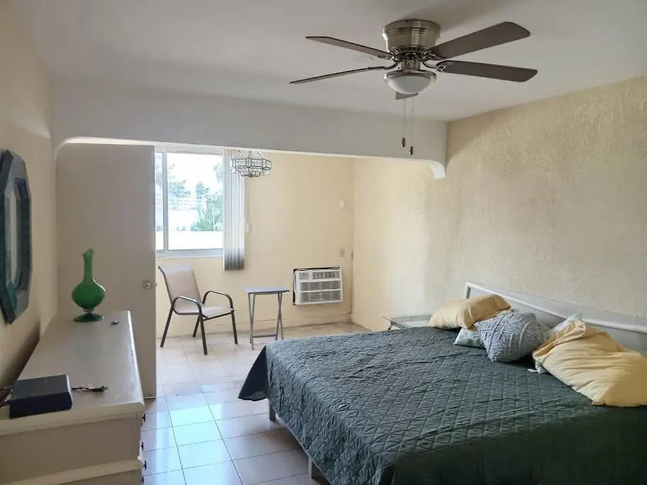 马萨特兰Departamento Con Balcon Amplio公寓